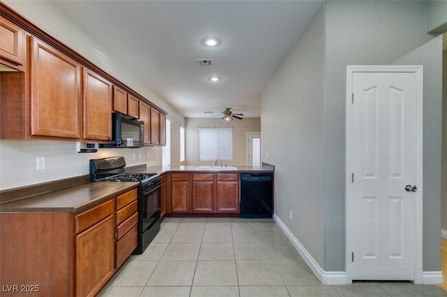 Building Photo - 169 Almond Ridge Pl