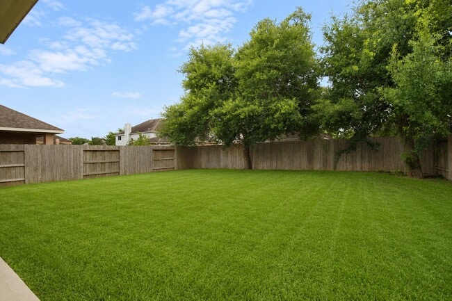 Building Photo - 22503 Miramar Bend Dr