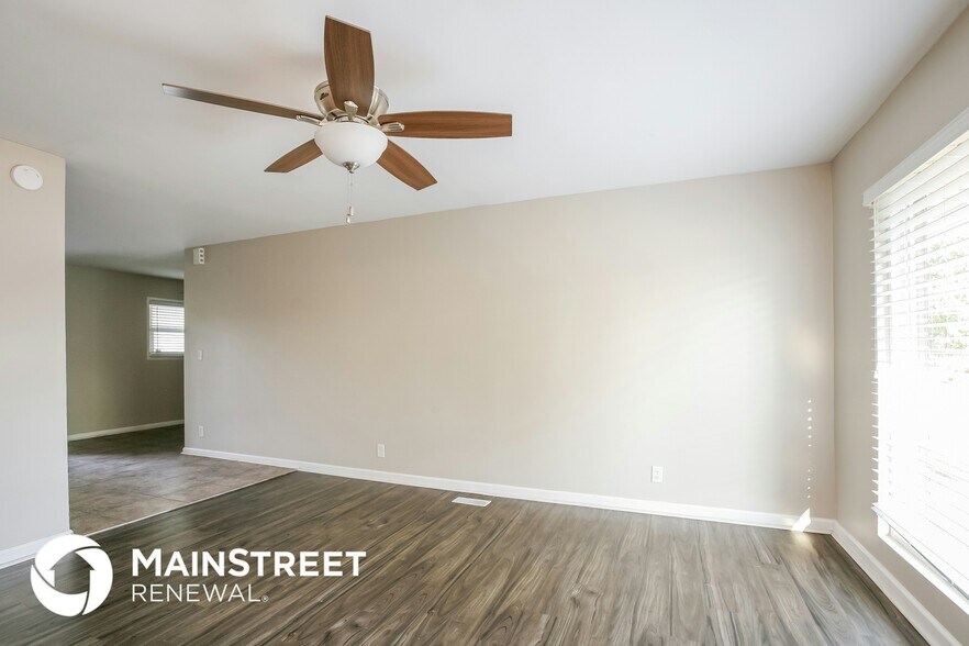 Building Photo - 8605 Catalina Dr