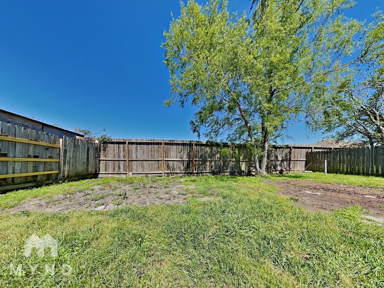 Building Photo - 4919 Quebec Blvd