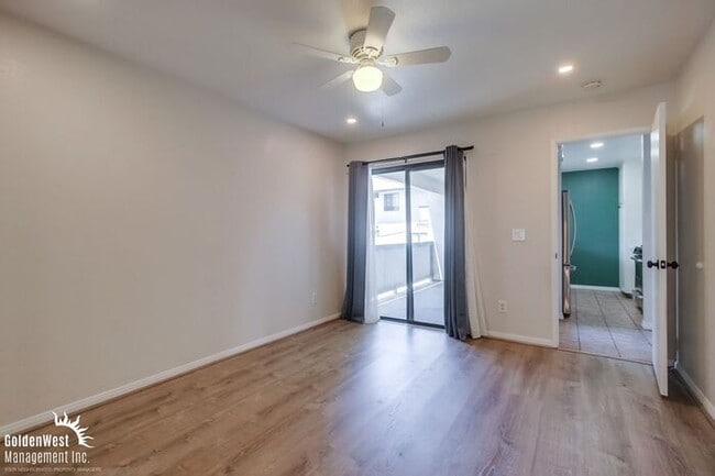 Building Photo - Updated 2Bdm 2Ba Condo in Windsor Chalet C...