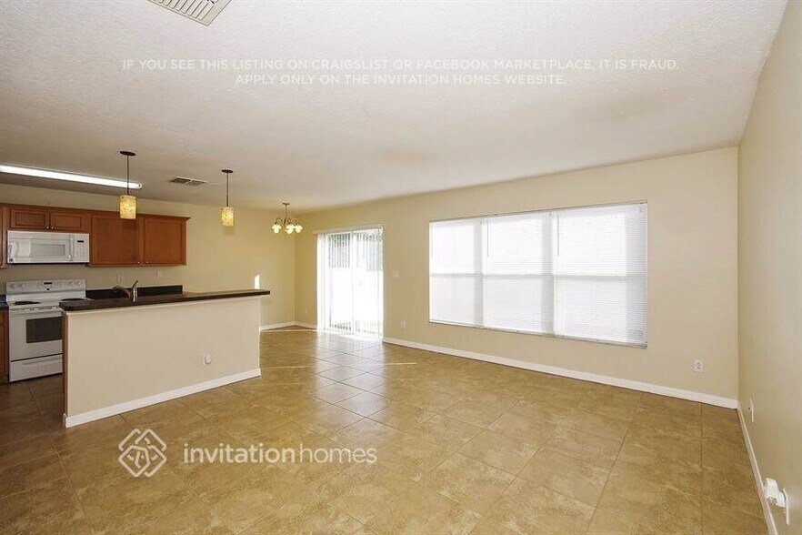 Building Photo - 16951 Sunrise Vista Dr