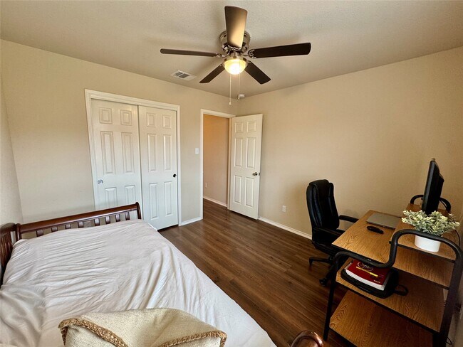 Building Photo - 371 Nottingham Loop