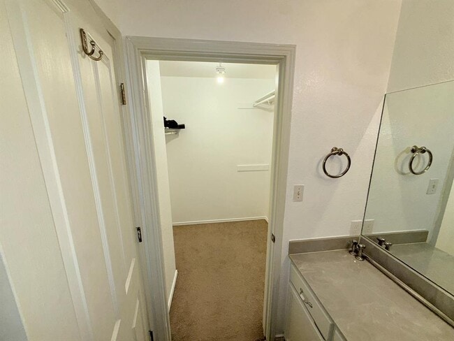 Building Photo - 2502 Ashley Way