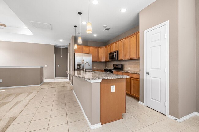 Building Photo - 9312 Bauer Vista Dr