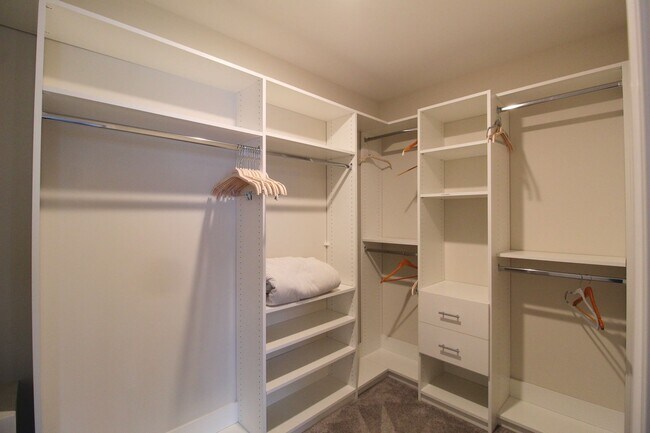 Building Photo - New construction 4 bed 3.5 bath townhome!