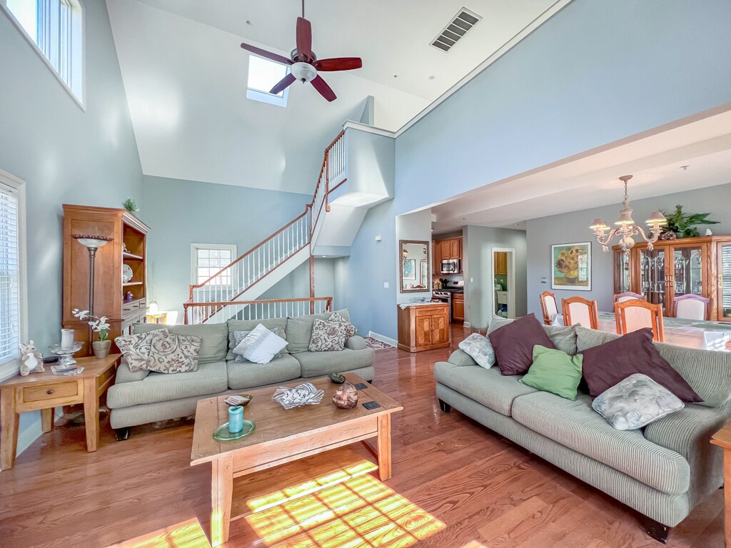 Living Room (4) - 83 S Hamilton St