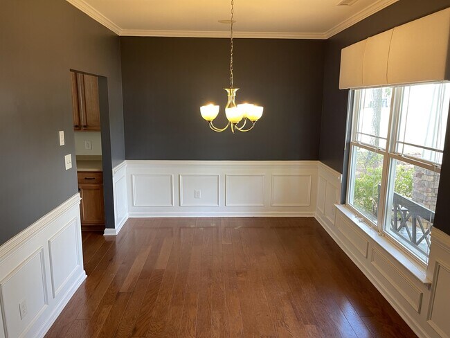 Building Photo - 2600 Taton Ct