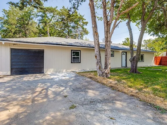 Building Photo - 5539 Co Rd 928