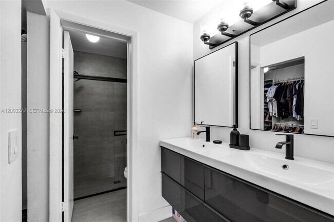 Building Photo - 250 SW 97th Terrace