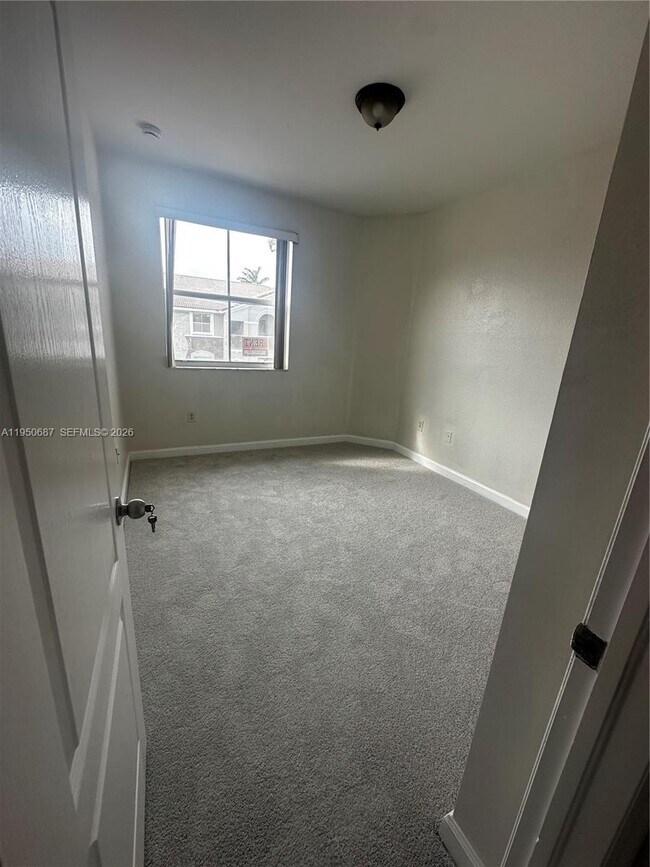 Building Photo - 2903 SE 17th Ave