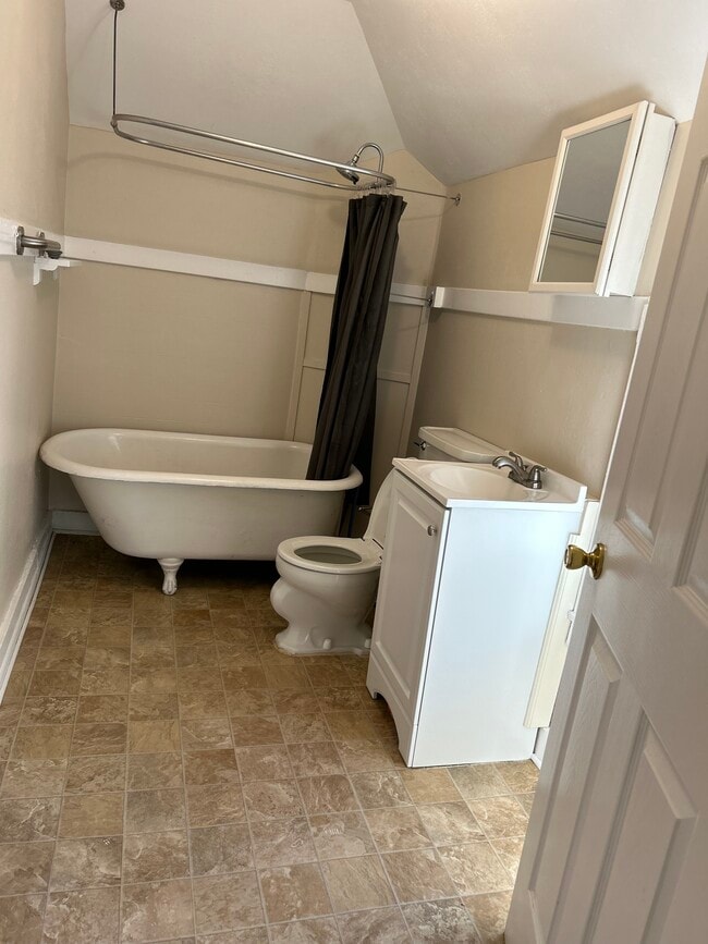 Building Photo - 435 Prospect Ct