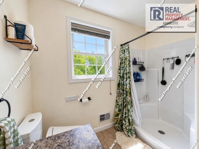 Building Photo - Modern 3BR Home with Solar & Private Yard