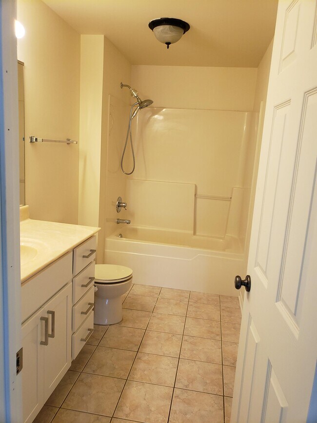 Building Photo - 5809 Phillips Rd