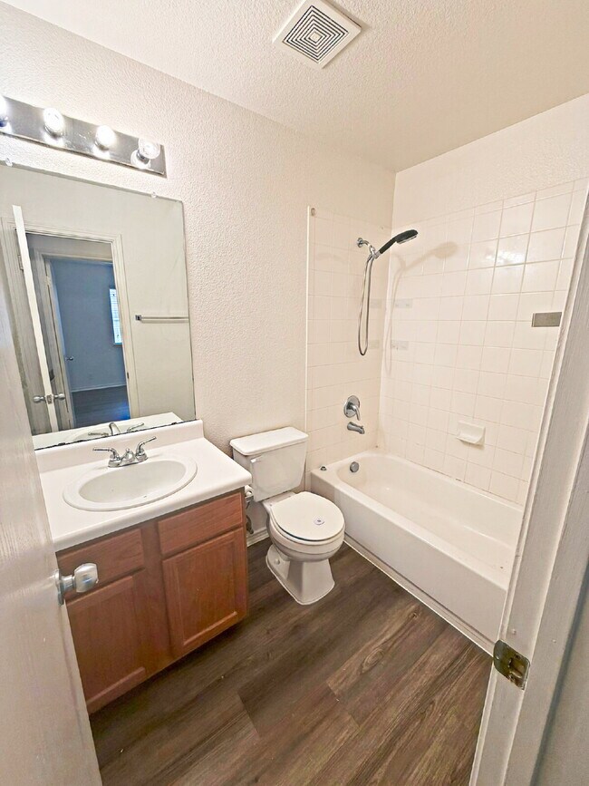 Building Photo - 3949 Wensledale Dr
