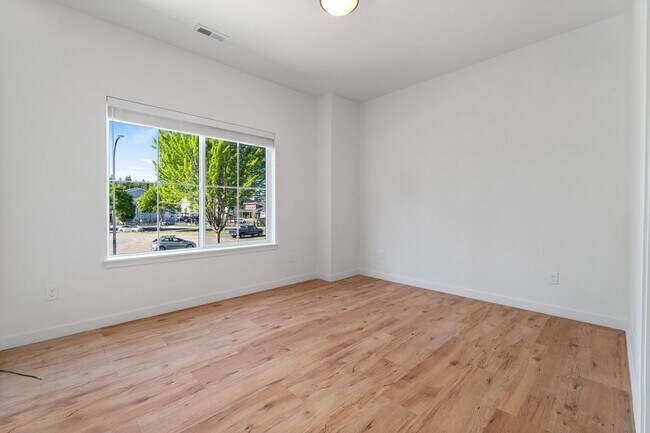Building Photo - 830B Dennis Street SW