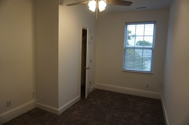 Building Photo - 2BR/1BA Downtown Wilmington Near Brooklyn ...