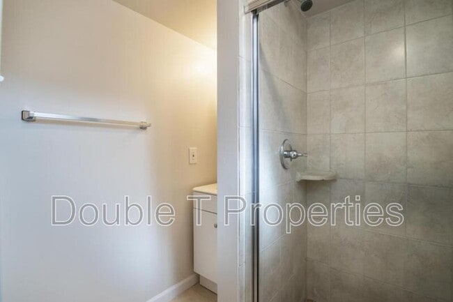 Building Photo - 3713 Elmora Ave