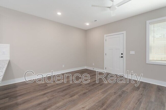 Building Photo - 1709 Perimeter Lp