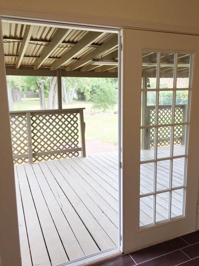 Building Photo - NISD HOME