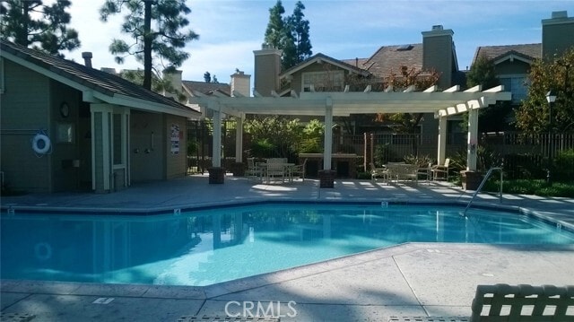 Building Photo - 13516 Apricot St