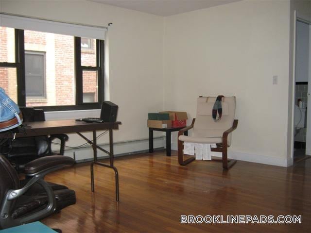 Building Photo - 46 Harvard St