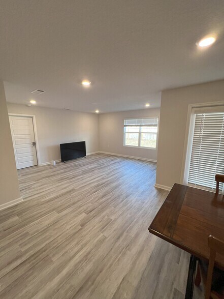 Building Photo - 4396 Winged Elm Ct