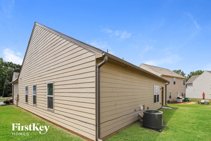 Building Photo - 100 Darling Ln