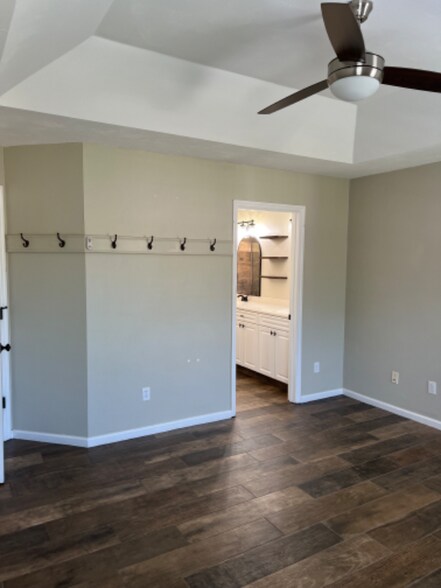 Building Photo - 8392 Ivy Brook Ln