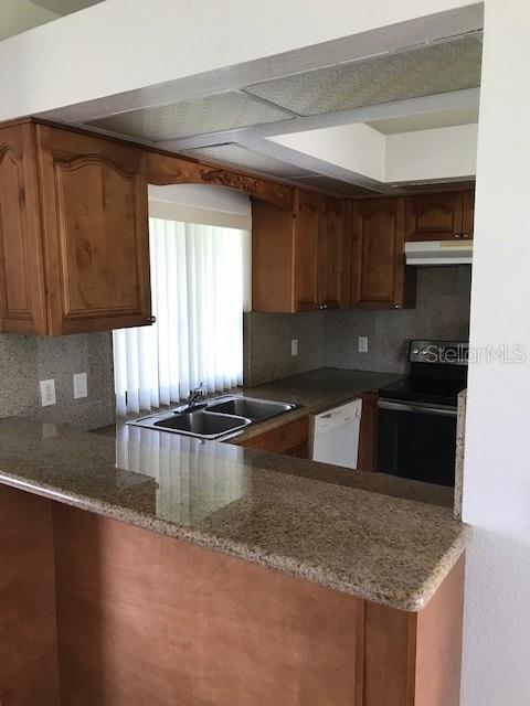 Building Photo - 25385 Sandhill Blvd