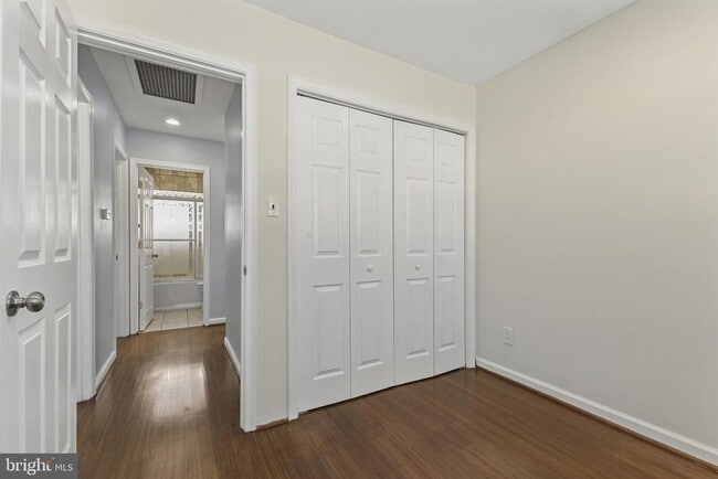 Building Photo - 5412 Nutting Dr