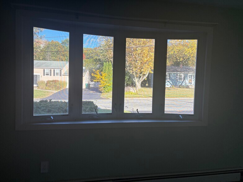 bay window living room - 183 Walnut Hill Rd