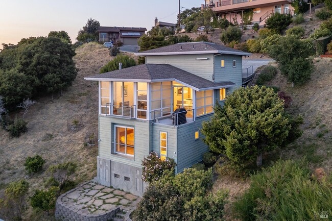 Building Photo - 345 Pacific Ave