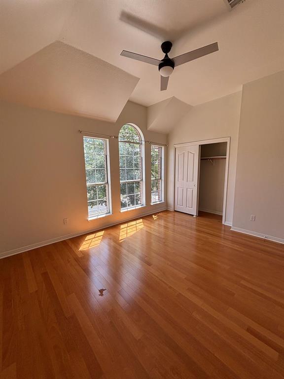 Building Photo - 7730 Lakewood Dr