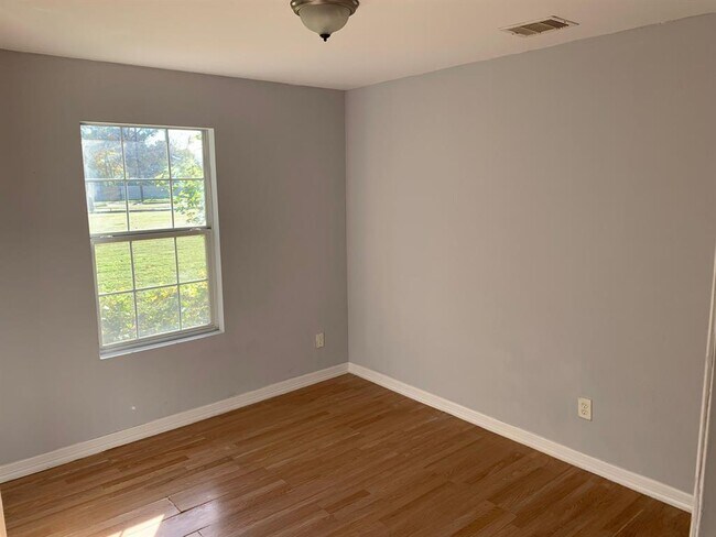 Building Photo - 6908 Larkstone St