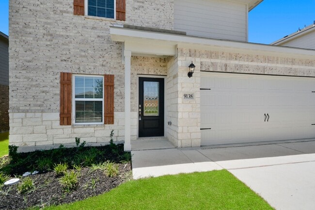 Building Photo - Move-In Ready Home with Spacious Layout and Great Location!