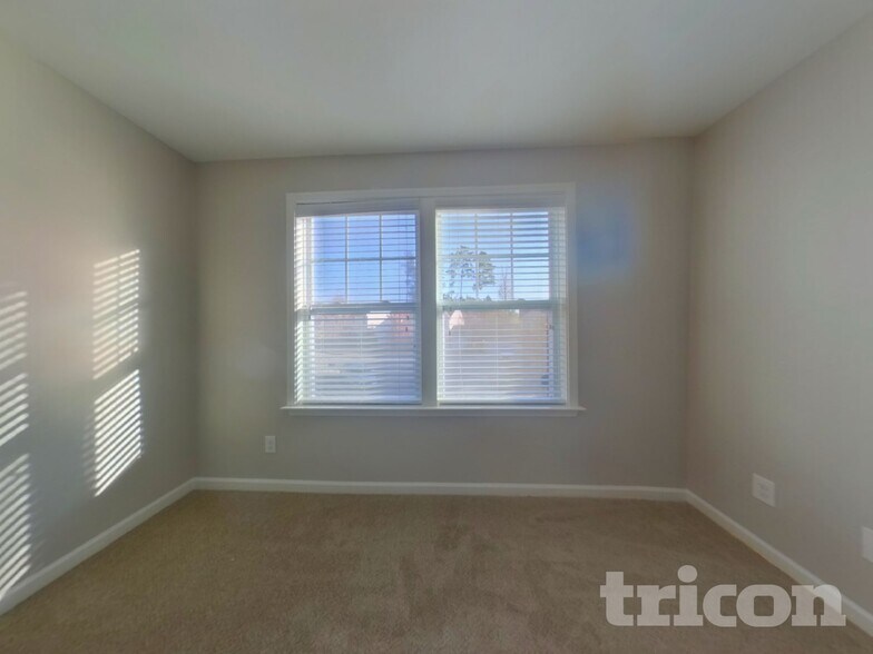 Building Photo - 9705 Thyme Court