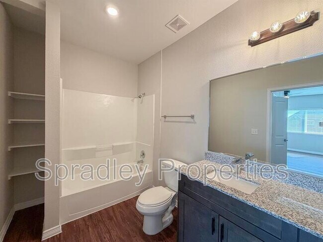 Building Photo - 1124 W Ave O