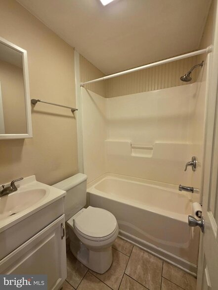 Building Photo - 1153 S 11th St