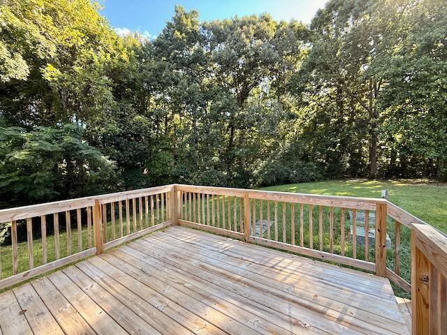 Building Photo - 1000 Meadowgreen Dr