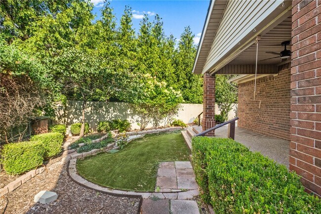 Building Photo - 27 S Prairie Dunes Dr