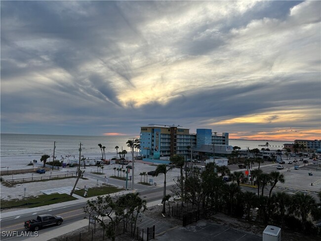 Building Photo - 1511 Estero Blvd