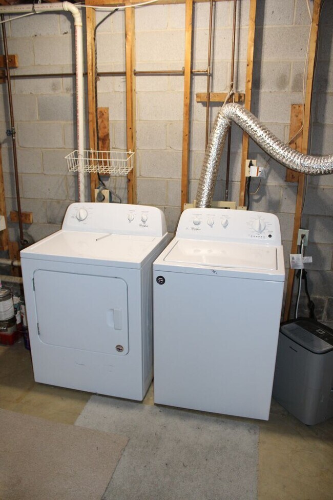 Building Photo - Conveniently Located- Three Bedroom Home Annapolis, MD