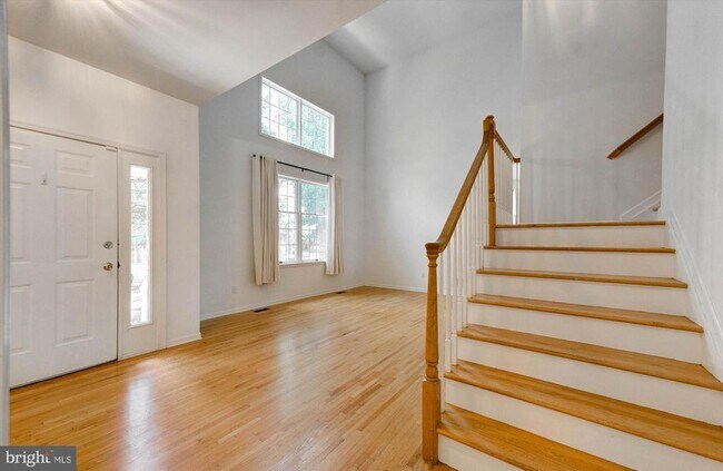 Building Photo - 27 Stonewall Cir