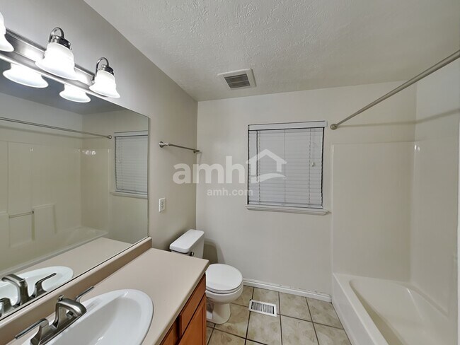 Building Photo - 957 W 1200 S