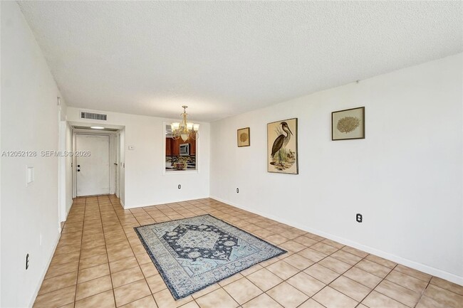 Building Photo - 9480 Tangerine Pl
