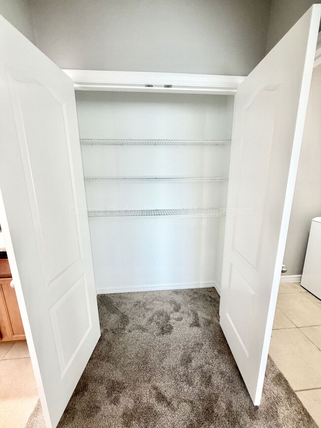 Building Photo - 3520 Seneca Club Loop