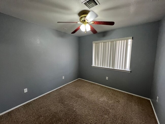 Building Photo - 4 BEDROOM HOME WITH POOL ACCESS!