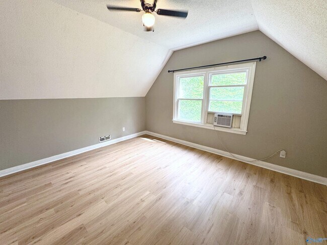 Building Photo - 192 Rosecliff Dr