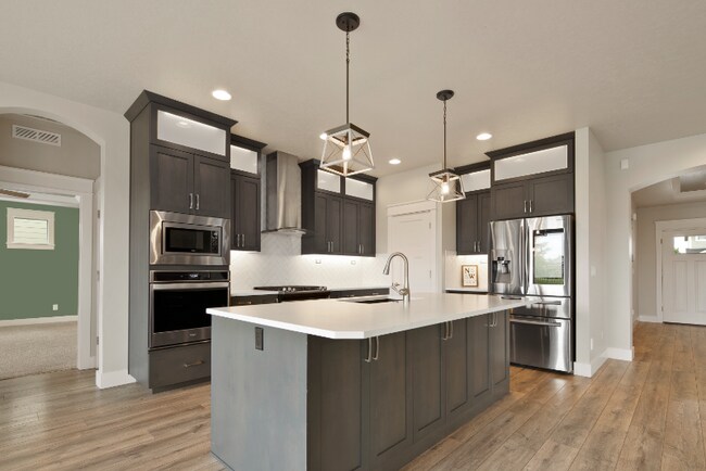 Building Photo - 677 E Andes Dr